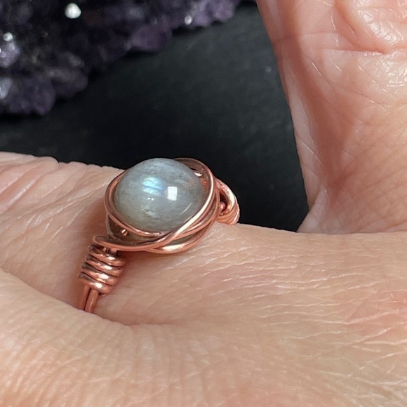 Labradorite Gemstone Bare Copper Artisan Designed Ring - Picture 7 of 16